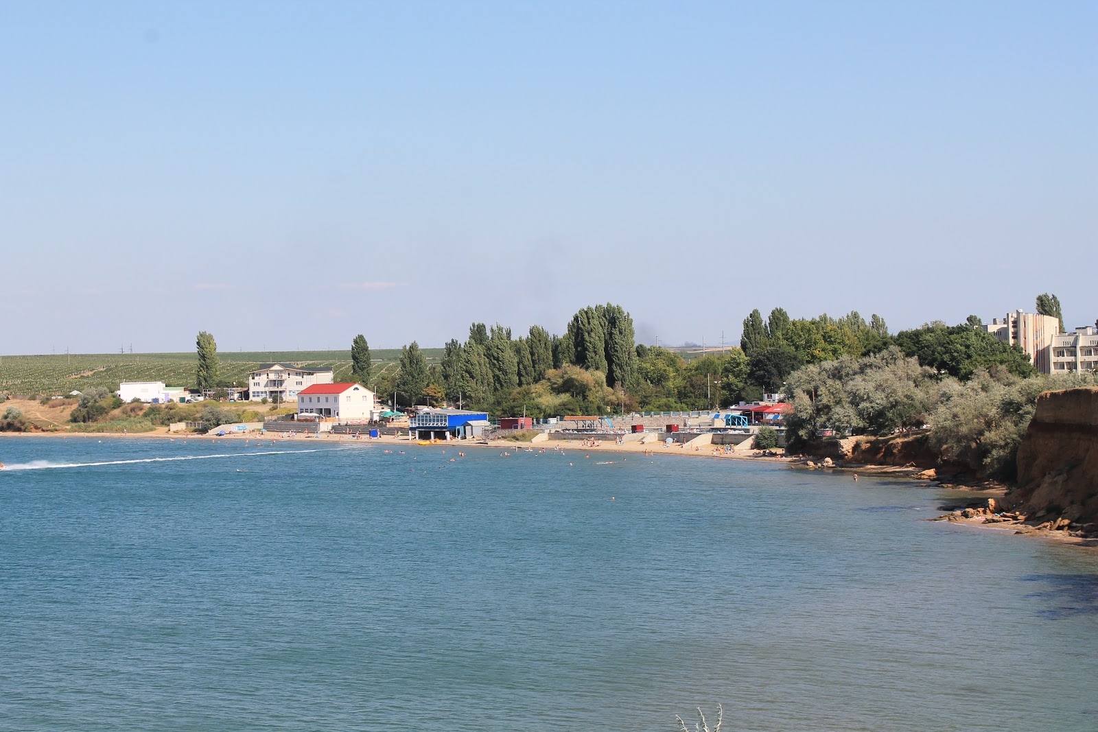 Uglovoe beach'in fotoğrafı geniş plaj ile birlikte