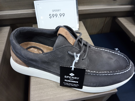 Shoe Store «DSW Designer Shoe Warehouse», reviews and photos, 6644 Loisdale Rd, Springfield, VA 22150, USA