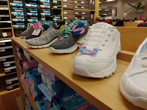 Shopping Mall «Auburn Mall», reviews and photos, 385 Southbridge St, Auburn, MA 01501, USA