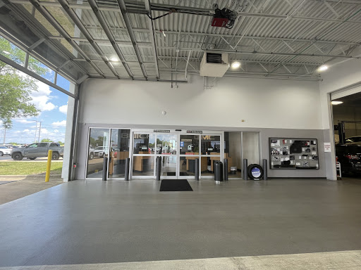 Car Dealer «Worden-Martin Buick GMC», reviews and photos, 1404 N Dunlap St, Savoy, IL 61874, USA