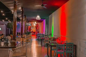La avenida Bar Restaurante image