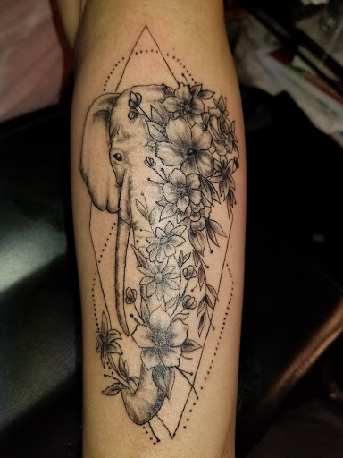 Explore small western tattoo ideas, creative tattoo ideas in Onalaska, available at Divine Designs tattoo studio