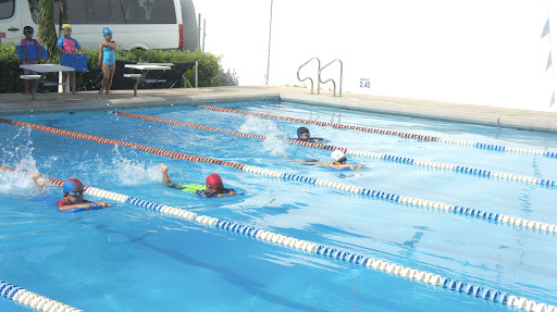 Cursos de natacion para bebes en Cancun