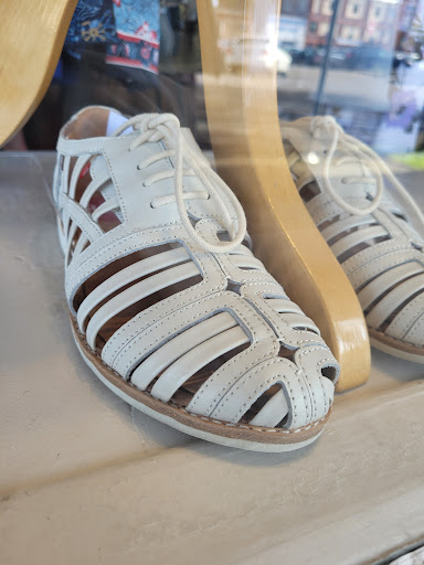 Consignment Shop «re•volve», reviews and photos, 103 SW 2nd St, Corvallis, OR 97333, USA