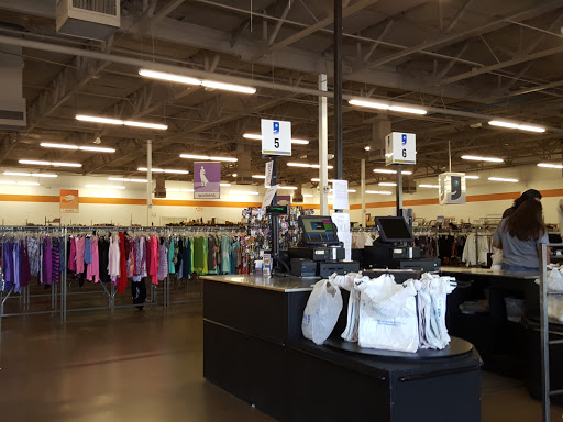 Thrift Store «Thunderbird & Scottsdale Goodwill Retail Store & Donation Center», reviews and photos, 14202 N Scottsdale Rd, Scottsdale, AZ 85254, USA