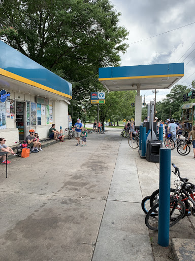 Gas Station «Valero», reviews and photos, 600 W Howard Ave, Decatur, GA 30030, USA