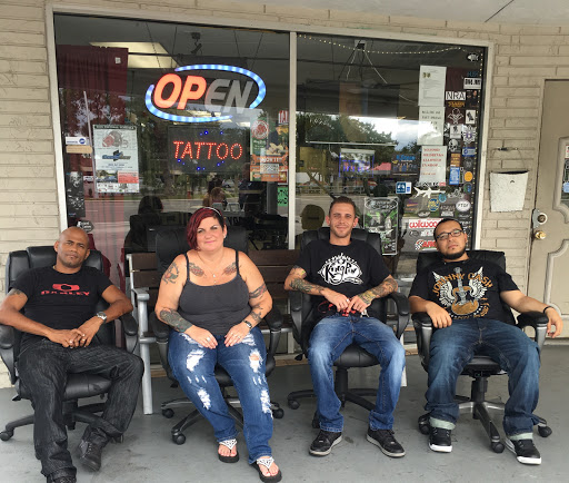 Tattoo Shop «Island Tattoo & Piercings», reviews and photos, 6600 Manatee Ave W, Bradenton, FL 34209, USA