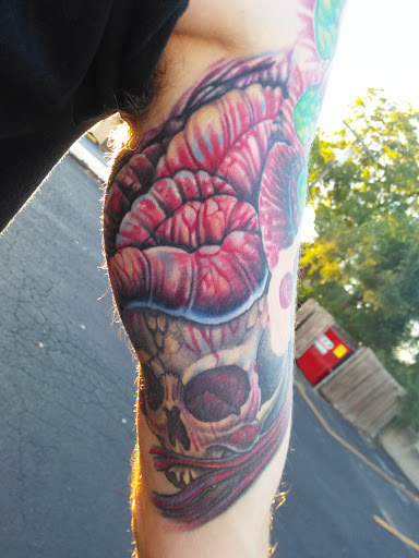 Tattoo Shop «Red Crown Tattoos INC», reviews and photos, 30612 Ford Rd, Garden City, MI 48135, USA