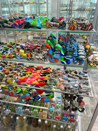 Tobacco Shop «The House of Vape and Smoke», reviews and photos, 944 W 6th St #114, Corona, CA 92882, USA