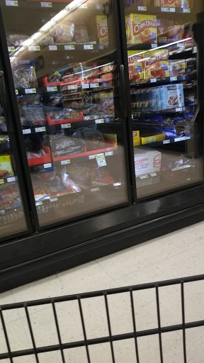 Grocery Store «Town & Country Supermarket», reviews and photos, 719 E Main St, Willow Springs, MO 65793, USA