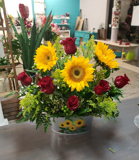 Florist «Blissful Blooms Floral», reviews and photos, 17 East Ave, Monroe, OH 45050, USA
