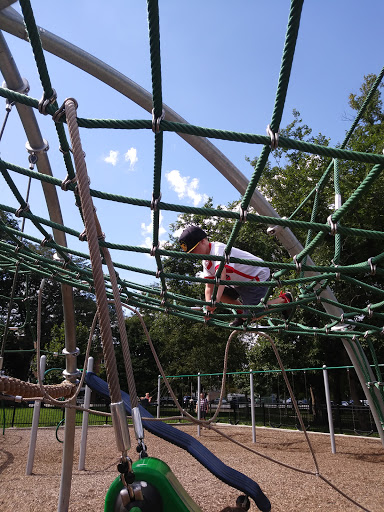 Park «Welles Park», reviews and photos, 2333 W Sunnyside Ave, Chicago, IL 60625, USA