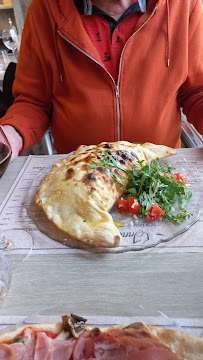 Calzone du Pizzeria Innamorati Trattoria à Saint-Quentin - n°5