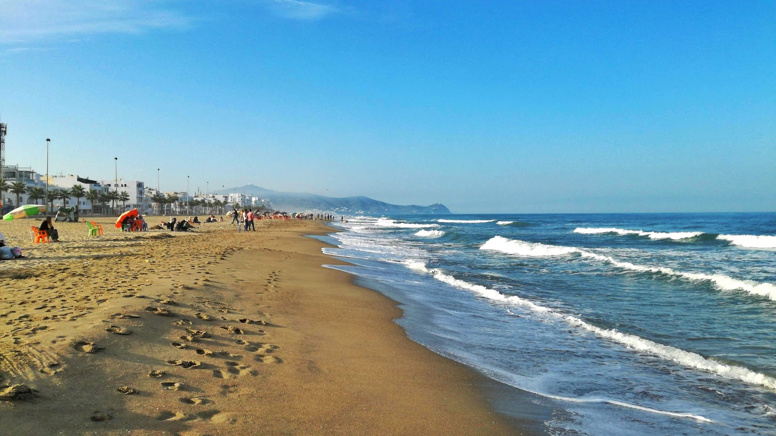 Plage Martil'in fotoğrafı parlak ince kum yüzey ile