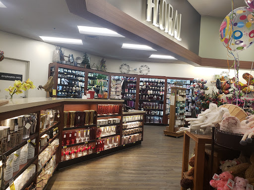 Grocery Store «Safeway», reviews and photos, 2890 NW Bucklin Hill Rd, Silverdale, WA 98383, USA