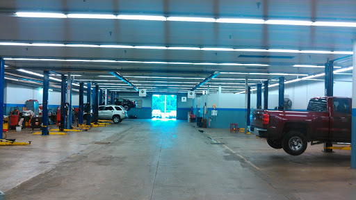 Car Dealer «Spitzer Chevrolet Northfield», reviews and photos, 333 E Aurora Rd, Northfield, OH 44067, USA