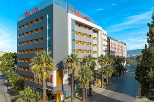 ibis Izmir Alsancak image