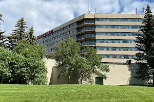 Sheraton Cavalier Calgary Hotel image