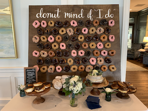 Donut Shop «Flip Flops Donut Shop», reviews and photos, 129 Bogue Inlet Dr, Emerald Isle, NC 28594, USA