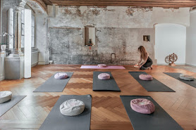 Sarva Schule für Yoga und Zen