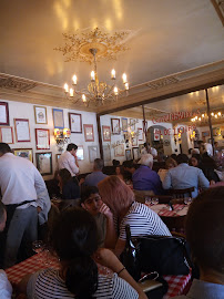 Atmosphère du Restaurant français Les Marches à Paris - n°12