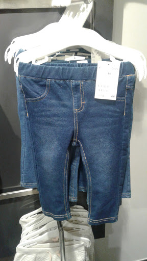 Stores to buy women's jeans Munich