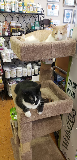 Tack Shop «J & T Country Feeds Inc», reviews and photos, 4835 W 10th St, Greeley, CO 80634, USA