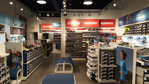 Sporting Goods Store «ASICS Outlet», reviews and photos, 6800 Oxon Hill Rd #815, Oxon Hill, MD 20745, USA