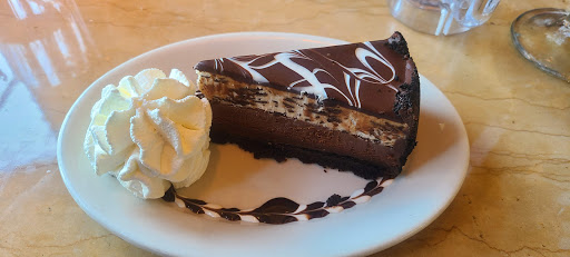 Restaurant «The Cheesecake Factory», reviews and photos, 1736 Redwood Hwy, Corte Madera, CA 94925, USA