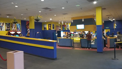 Movie Theater «Parkway 8 Cinema», reviews and photos, 6300 N Lockwood Ridge Rd, Sarasota, FL 34243, USA