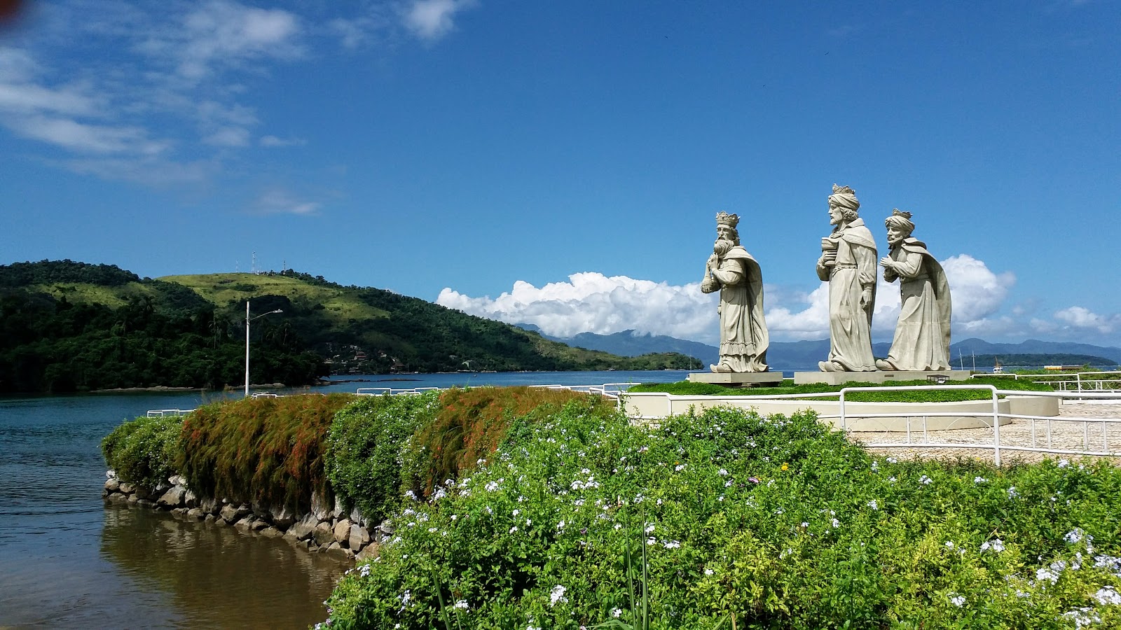 Fotografie cu Plaja Anil - locul popular printre cunoscătorii de relaxare