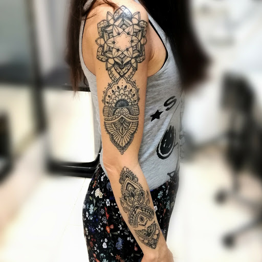 Posti dove ottenere un tatuaggio all'henné Roma