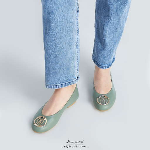 Stores to buy women's flat sandals Bangkok