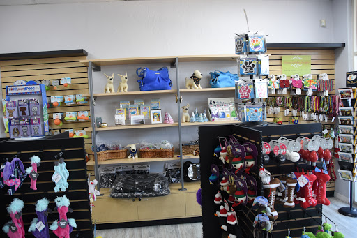 Pet Store «DipidyDawg Gourmet Dog Bakery & Boutique», reviews and photos, 21301 S Tamiami Trail Suite 430, Estero, FL 33928, USA