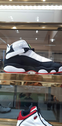 Shoe Store «Shoe Palace», reviews and photos, 2134 Montebello Town Center #2040, Montebello, CA 90640, USA