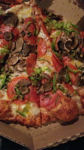 Pizza Restaurant «Round Table Pizza», reviews and photos, 821 11th St, Lakeport, CA 95453, USA