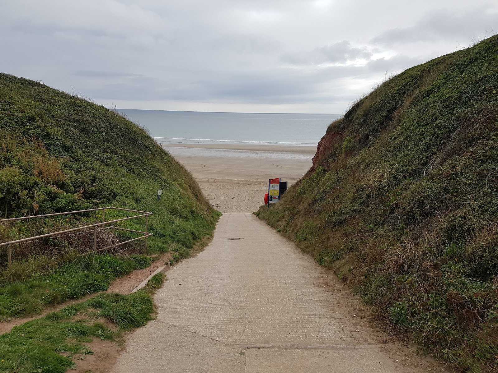 Foto av Tregantle strand - populär plats bland avkopplingskännare
