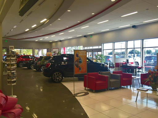 Car Dealer «Brandon Auto Mall Alfa Romeo Fiat», reviews and photos, 11024 Causeway Blvd, Brandon, FL 33511, USA