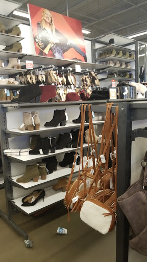 Clothing Store «Old Navy», reviews and photos, 3525 W Carson St #77, Torrance, CA 90503, USA