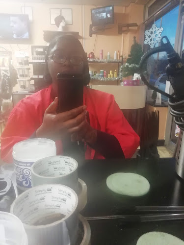 Gloria's Hair Salon - Barber shop