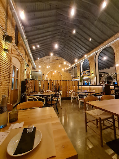 Leña y Brasa Bar en Pilas
