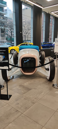 Mercedes Benz Dealer «Mercedes-Benz Manhattan», reviews and photos, 770 11th Ave, New York, NY 10019, USA
