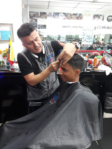 Barber Shop «Bueno Barbershop», reviews and photos, 463 NE 167th St, North Miami Beach, FL 33162, USA