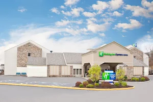 Holiday Inn Express & Suites Pittsburgh Airport, an IHG Hotel image