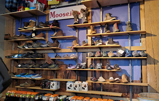 Outdoor Sports Store «Moosejaw», reviews and photos, 1901 N Clybourn Ave, Chicago, IL 60614, USA