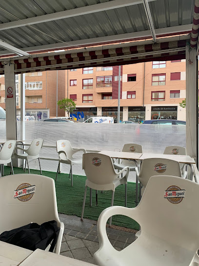 Cafetería Restaurante Los Rubios - Av. de los Derechos Humanos, 23, 05003 Ávila, Spain