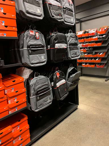 Sporting Goods Store «Nike Factory Store», reviews and photos, 1 Outlet Blvd #600, Wrentham, MA 02093, USA