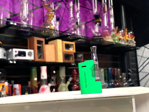 Tobacco Shop «18 Plus Vape & Shop», reviews and photos, 4037 Broadway, Kansas City, MO 64111, USA