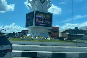 Tugu Bank BSI Bundaran Lambaro image