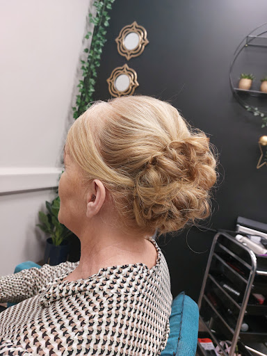 Dolly's hair and beauty salon in Killinierin, Co. Wexford